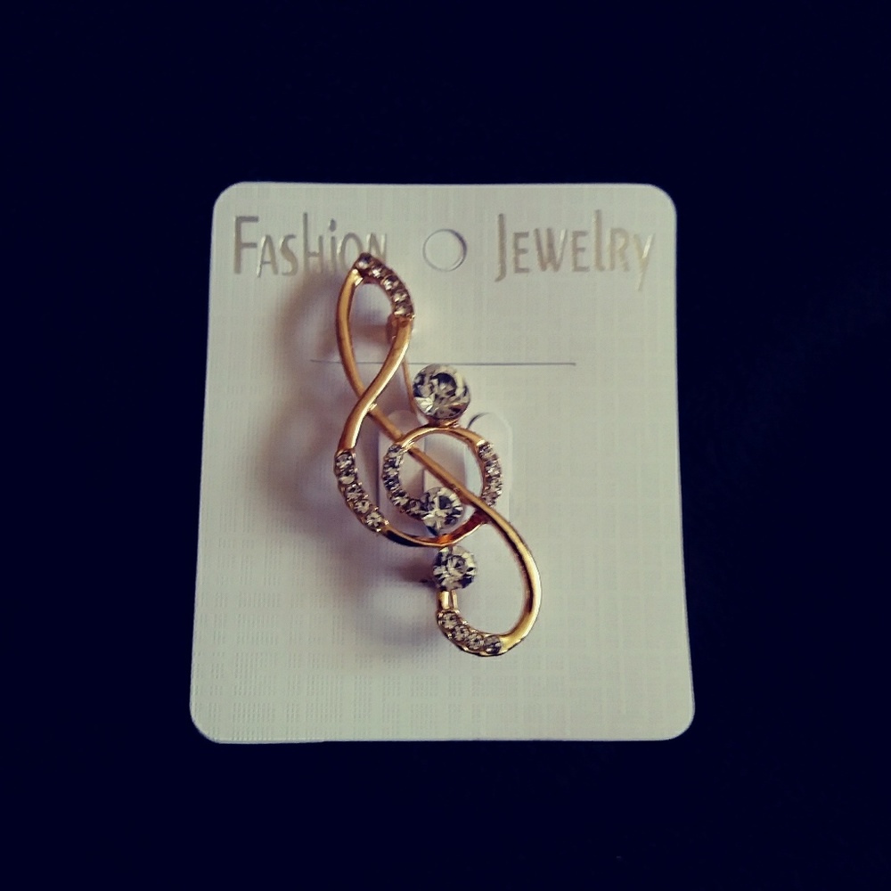 Brooch New in pkg